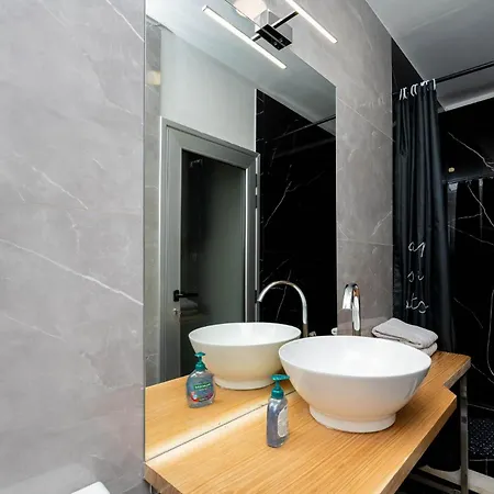 Stunning In Kastel Novi With Jacuzzi Apartamento *
